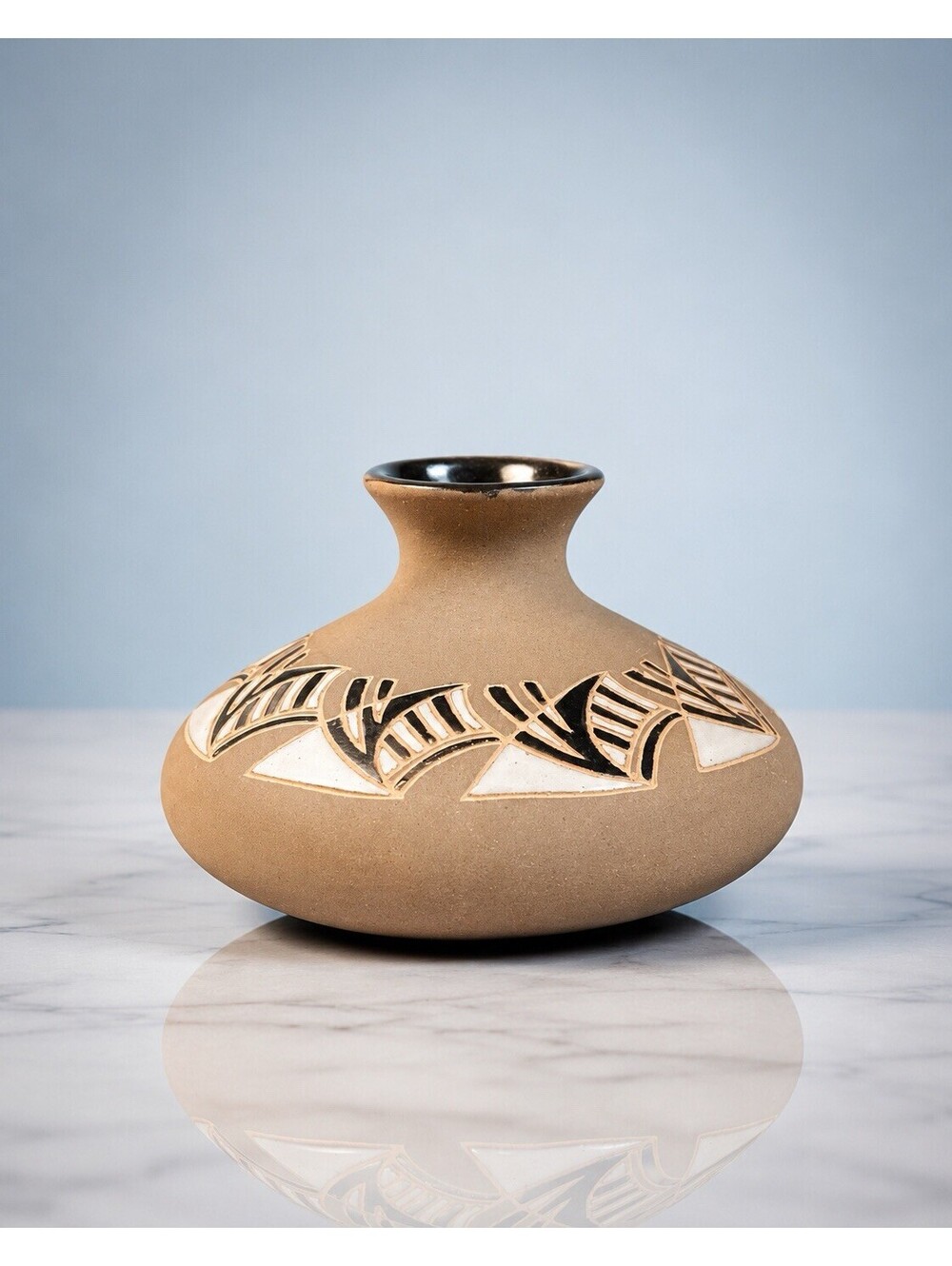 Native American 1990s Vase Etched Feather Design Tan Pottery, 4.5x4"